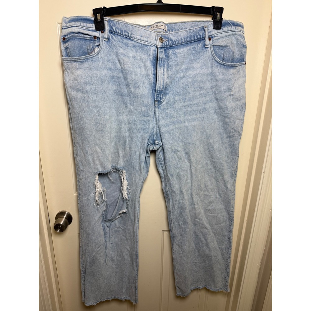 Abercrombie & Fitch 90s Relaxed Jean High Rise Light Wash Distressed Size 36